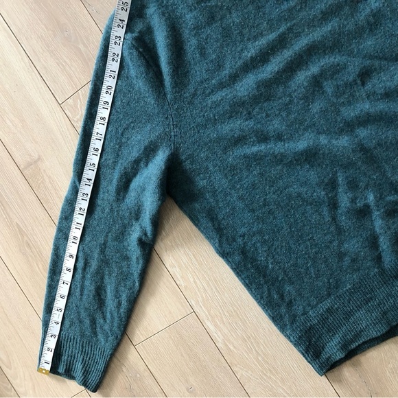 J. Crew 100% Lambswool Classic Crew Neck Sweater in Blue Green Men’s Size L - Picture 9 of 10